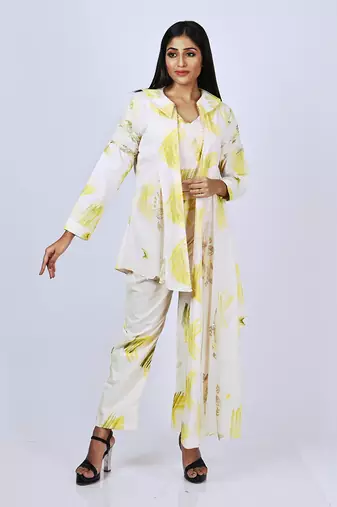 Pinkish Ivory Yym Asymme Highlow Side Cut Jacket With Bustier & Pant Co-Ord Set