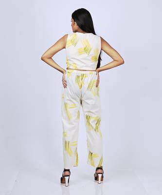 Pinkish Ivory Yym Asymme Highlow Side Cut Jacket With Bustier & Pant Co-Ord Set 4