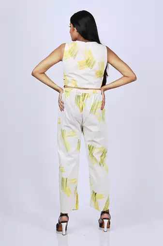 Pinkish Ivory Yym Asymme Highlow Side Cut Jacket With Bustier & Pant Co-Ord Set