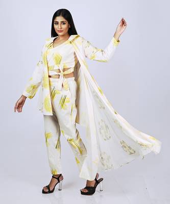 Pinkish Ivory Yym Asymme Highlow Side Cut Jacket With Bustier & Pant Co-Ord Set 5