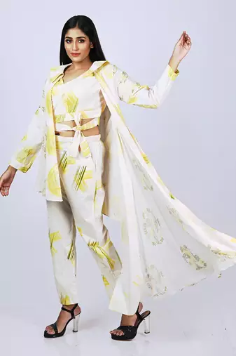 Pinkish Ivory Yym Asymme Highlow Side Cut Jacket With Bustier & Pant Co-Ord Set