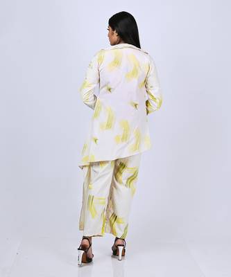 Pinkish Ivory Yym Asymme Highlow Side Cut Jacket With Bustier & Pant Co-Ord Set 7