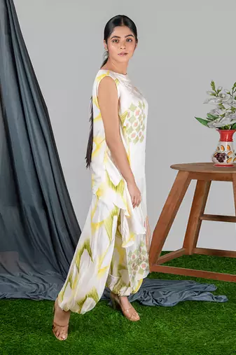 Pinkish Ivory  Jw Asymme Straight Seams Top With Ballon Pant  Pant Set