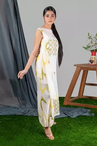 Pinkish Ivory  Jw Asymme Straight Seams Top With Ballon Pant  Pant Set