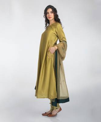 Olive green kurta set 2