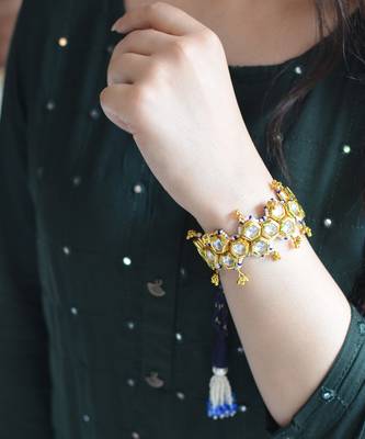 Blue honeycomb pochi bracelet 1
