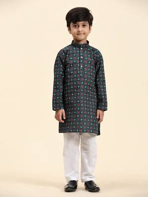Green Stripes Cotton Jacquard Kurta Pajama Set for Boys\\Traditional Wear 3