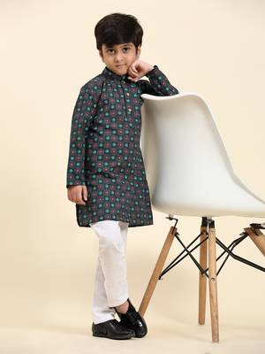 Green Stripes Cotton Jacquard Kurta Pajama Set for Boys\\Traditional Wear 7