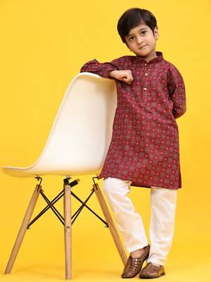 Maroon Stripes Cotton Jacquard Kurta Pajama Set for Boys\\Traditional Wear 1