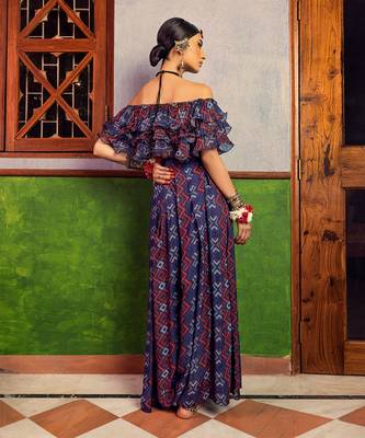 Blue printed ruffles top & pant set 4