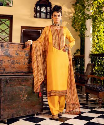 Yellow satin printed kurta set 1