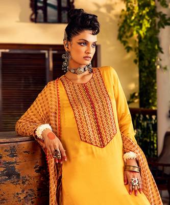 Yellow satin printed kurta set 2