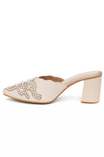 Cream pearl heel
