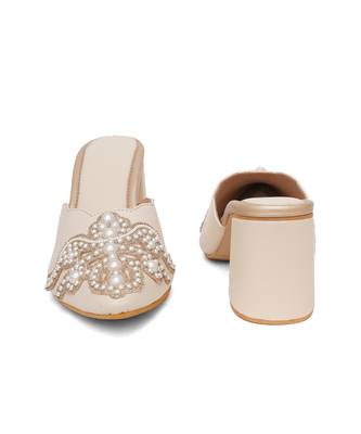Cream pearl heel 4