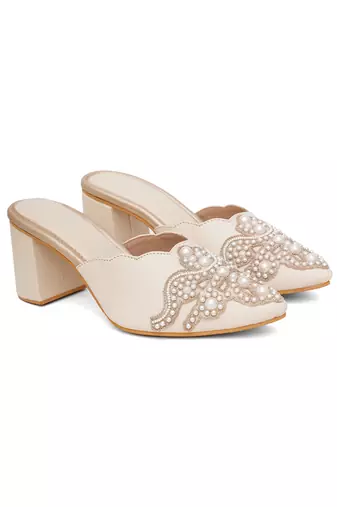 Cream pearl heel