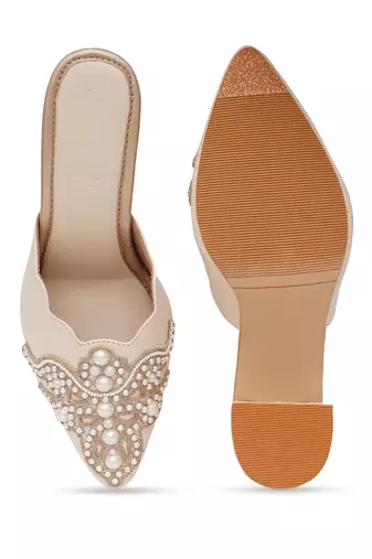 Cream pearl heel