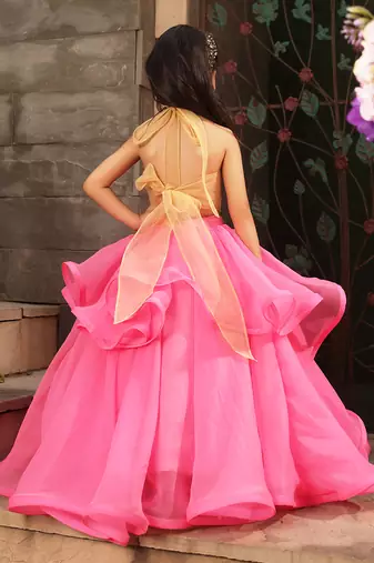 Pink ruffel skirt set