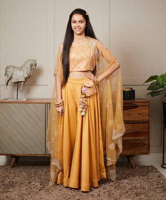 Musterd yellow cape set 1