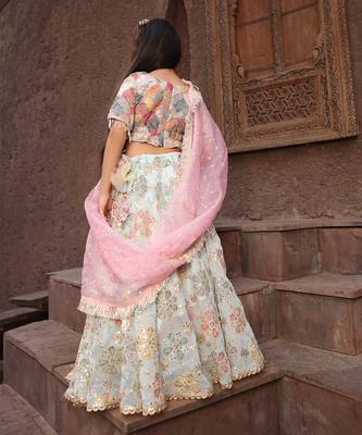 Off white embroidered lehenga set 2
