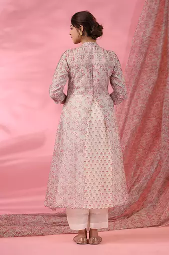Off white gulbagh box pleated kurta set