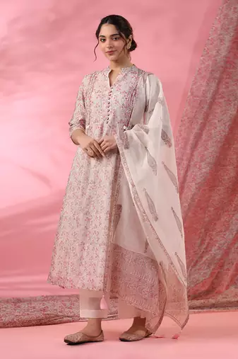 Off white gulbagh box pleated kurta set