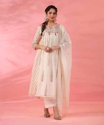 Off white maha kurta set 1