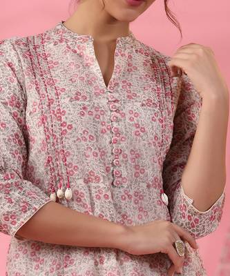 Off white gulbagh box pleated kurta set 4