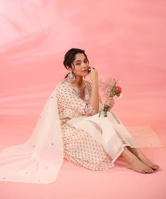 Off white maha kurta set 4