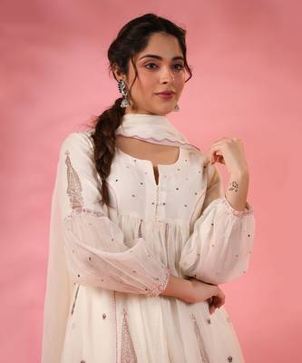 Off white gul geather kurta set 4