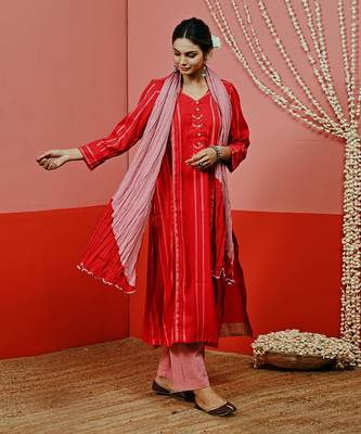 Red a line woven cotton kurta set 2