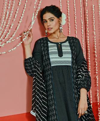 Black kantha cotton kurta set 5