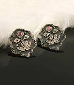 Silver adorable floral stud earrings