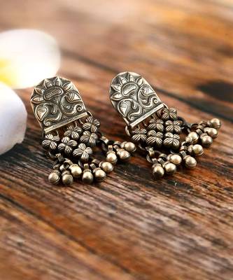 Silver oxidized floral stud earrings 4