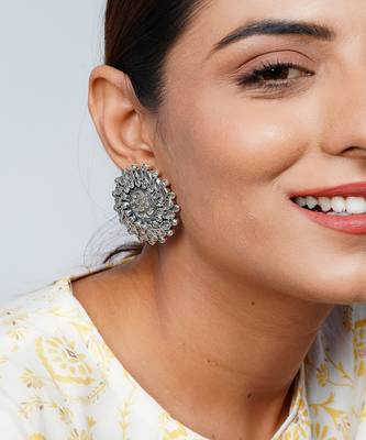 Silver oxidized floral stud earrings 3