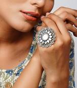 Silver oxidized adorable floral mirror adjustable ring
