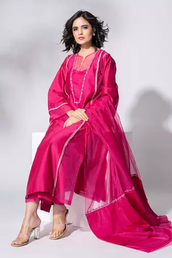 Fuschia pink pure chanderi embroidered kurta set