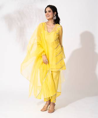 Yellow organza lace embroidered kurta set 1