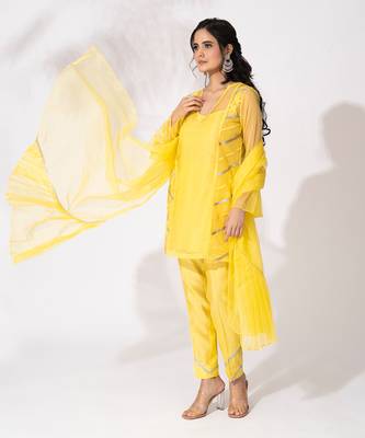 Yellow organza lace embroidered kurta set 2