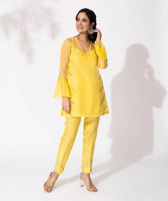Yellow organza lace embroidered kurta set 3