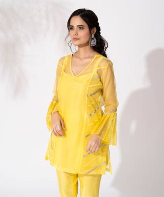 Yellow organza lace embroidered kurta set 5