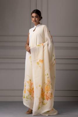   Beige Hand Painted Organza Dupatta With Crochet Lace 2