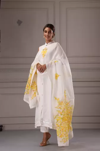   Off White Hand Painted Organza Dupatta With Crochet Lace