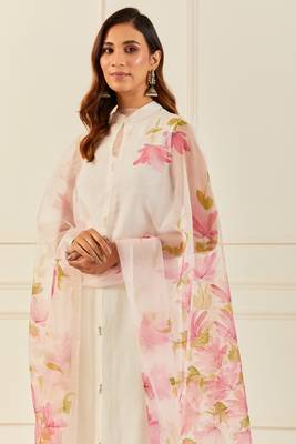   Off white Hand Painted Organza Dupatta With Tassels 2