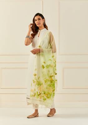   Green Hand Painted Organza Dupatta With Tassels 1