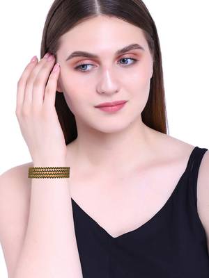 9blings enchanted emeralds: the radiant green stone 4-piece bangle set in gold plating 4