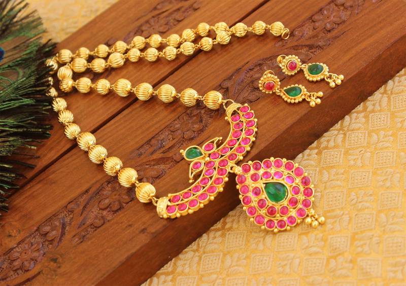 Designer kempu gold plated peacock necklace set