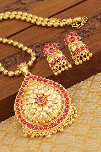 Designer gold plated kempu necklace set