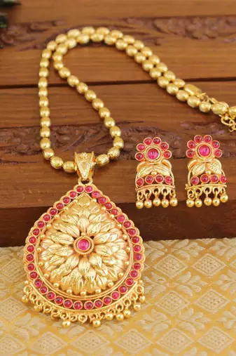 Designer gold plated kempu necklace set