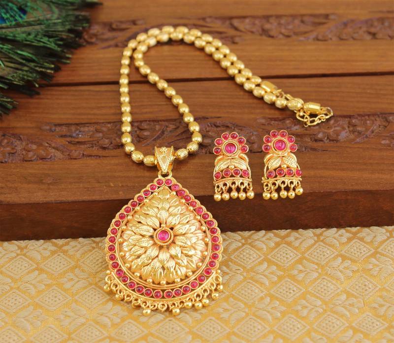 Designer gold plated kempu necklace set