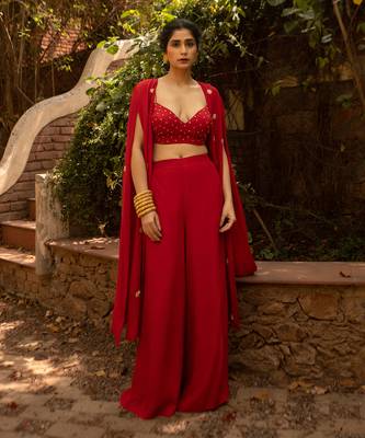 Red slit jacket set 1